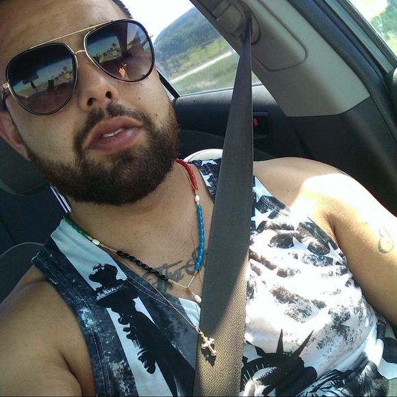 Meet your Posher, Kyle - Picture 2 of 7